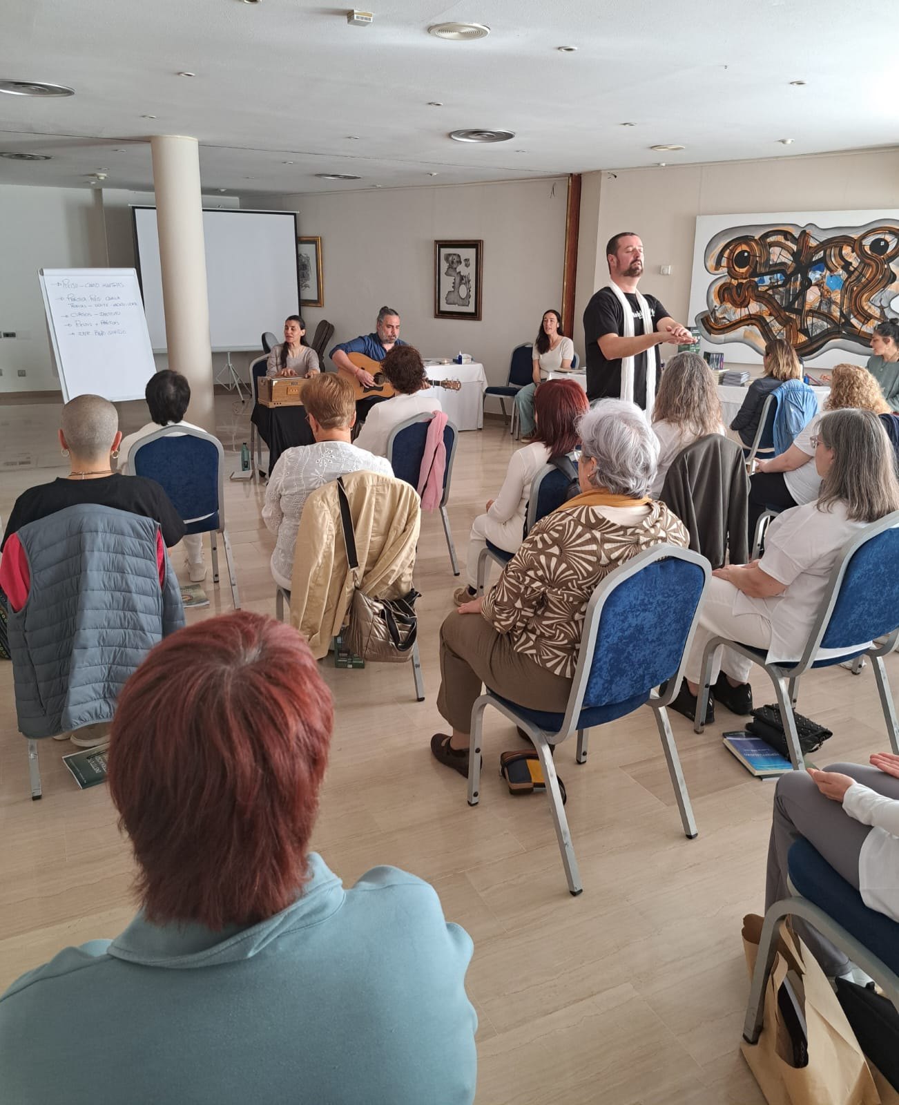 JavierMa enseñando Reiki Nivel 3 en un encuentro presencial cerca de Barcelona